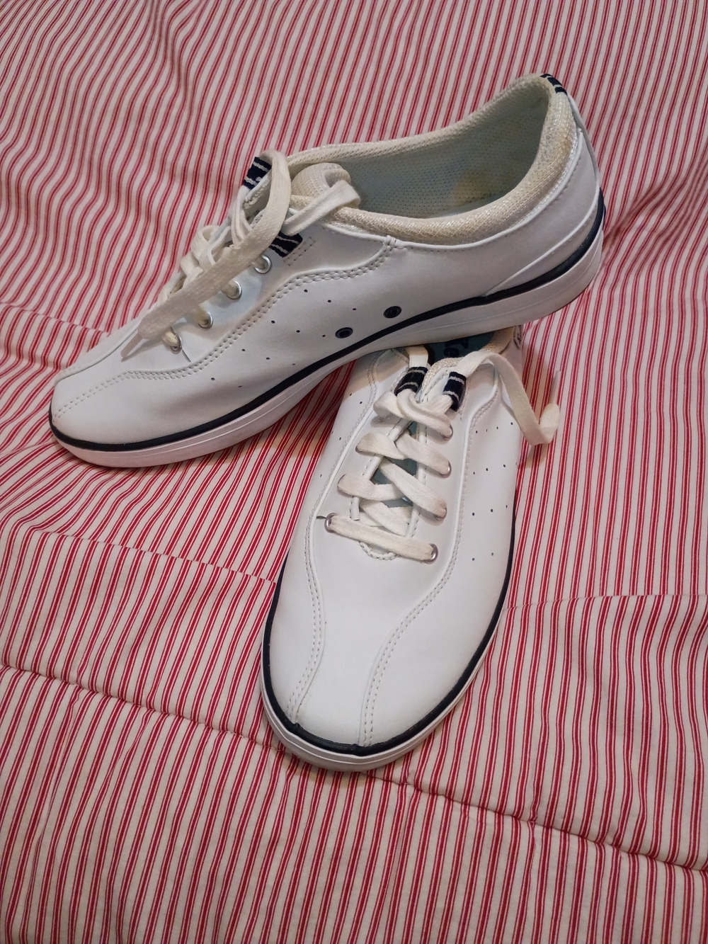 Keds Spirit White Casual Lace-Up Sneakers with Navy Trim